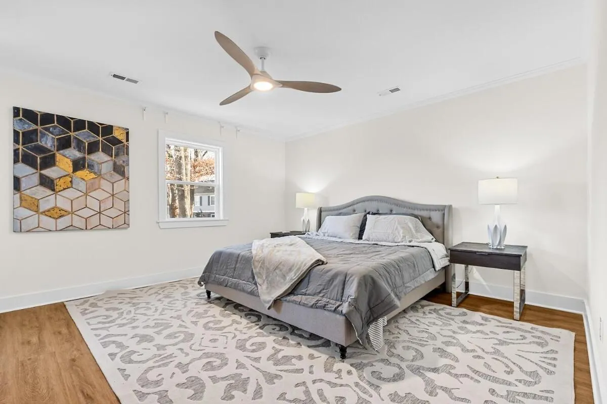 Holiday home Modern 4 Bed In Quail Hollow Charlotte