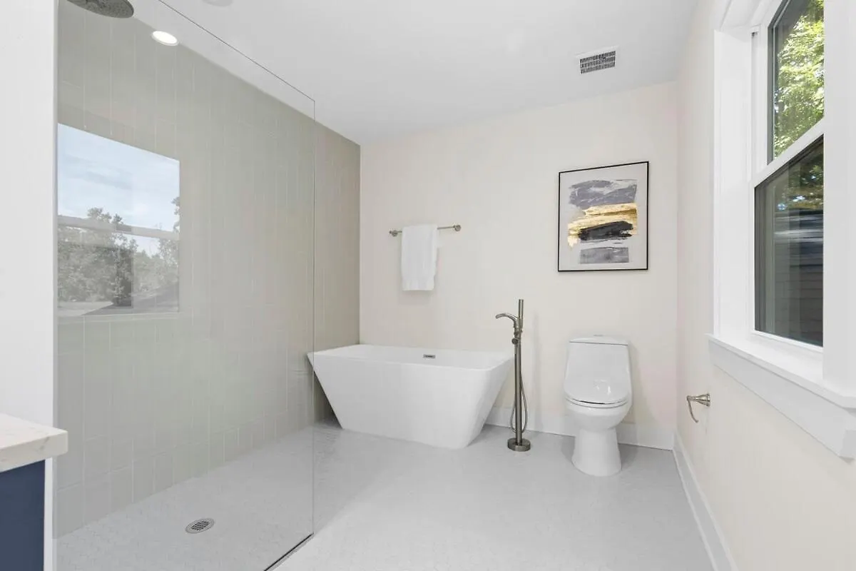 Modern 4 Bed In Quail Hollow Charlotte